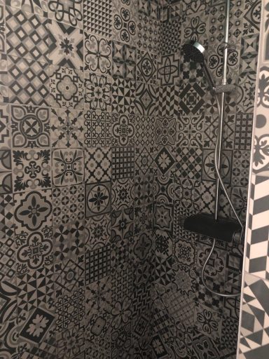 Dusche Bad 1